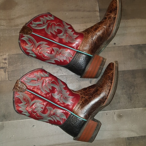 SOLD Wow like new Ariat boots great condition firm - Picture 3 of 5